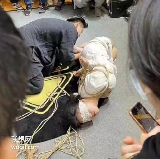 廣州性博會(huì)捆綁藝術(shù)，手把手教你如何“捆綁女人”？