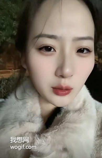 狗見狗，不是親就是舔！